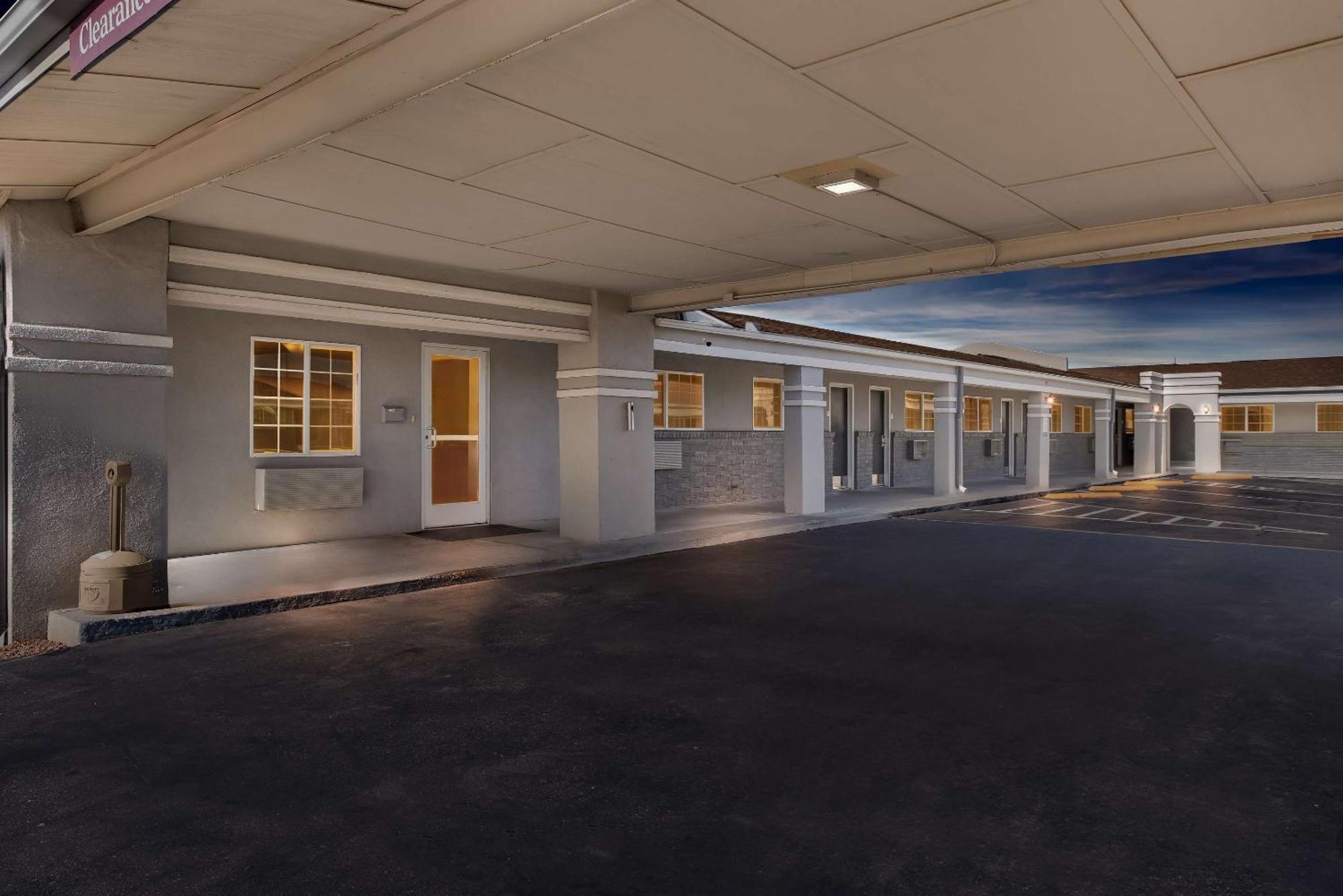 Econo Lodge Inn & Suites Santa Rosa Exterior foto