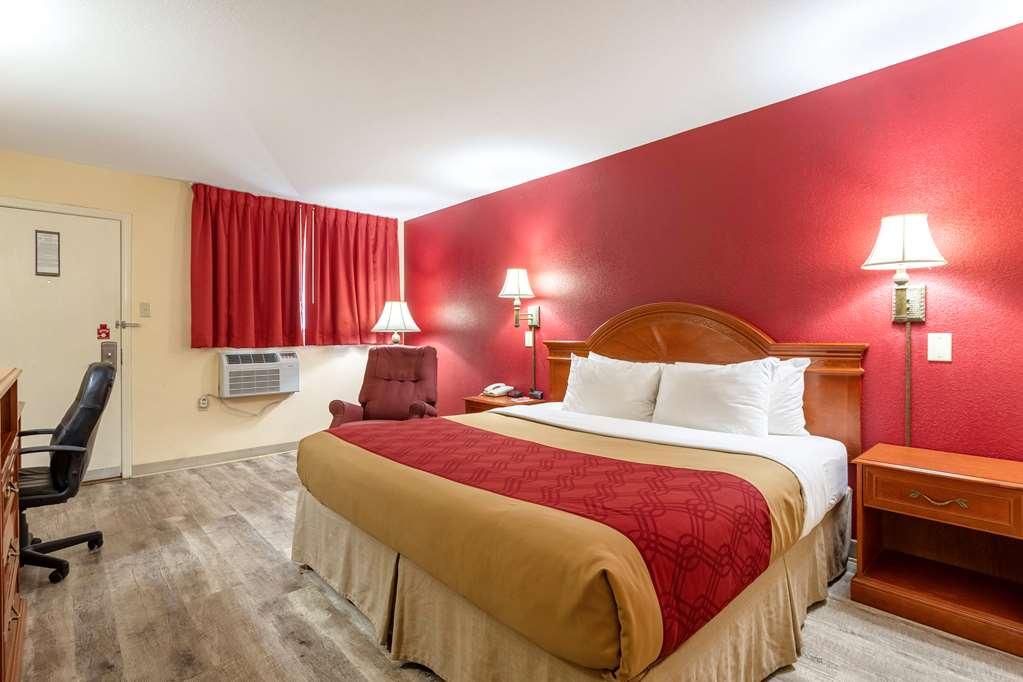 Econo Lodge Inn & Suites Santa Rosa Quarto foto